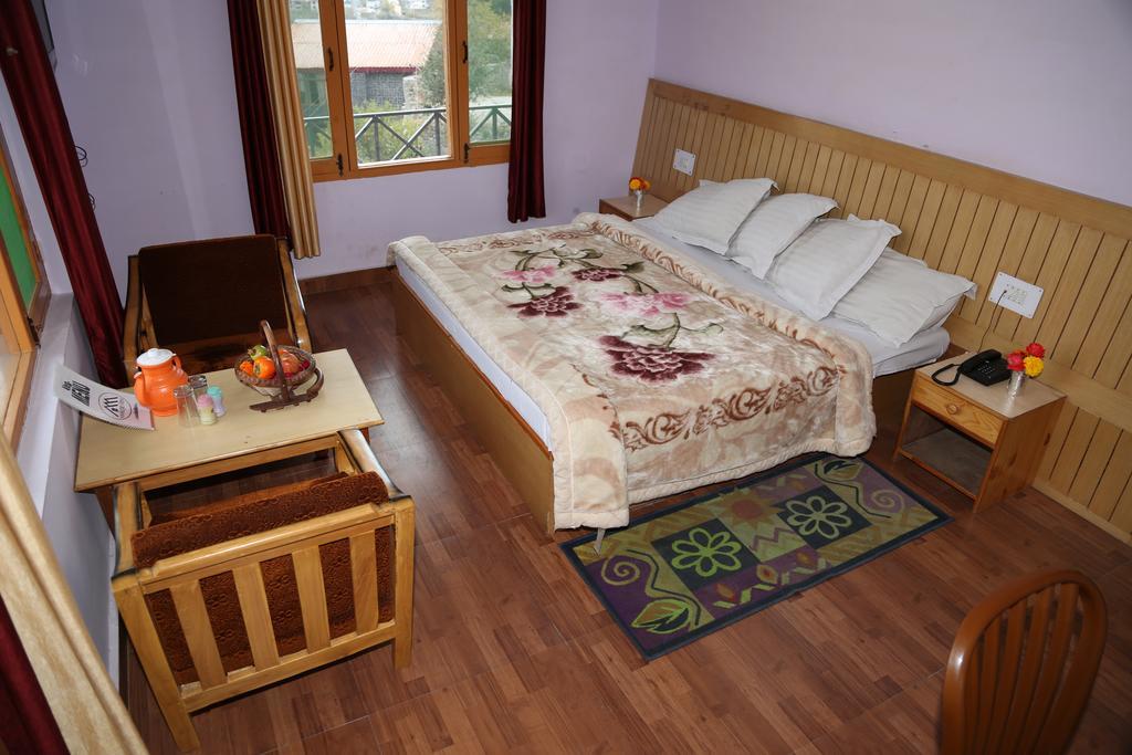 Hotel Ridge View Manāli Szoba fotó